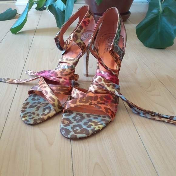 Carlos Santana "SALSA" Leopard Print Tie Up Heels - Picture 8 of 13